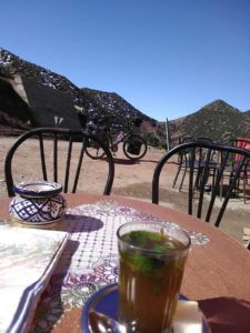 partir autour du monde à bicyclette Maroc 2100m altitude