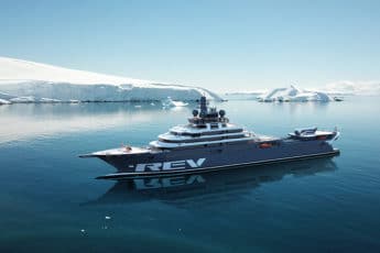 le yacht REV ocean navigue pour sauver l'océan